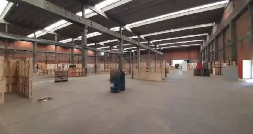Galpão na mooca em um aplo terreno de 20mil m² e 8000m² de área de armazenamento.