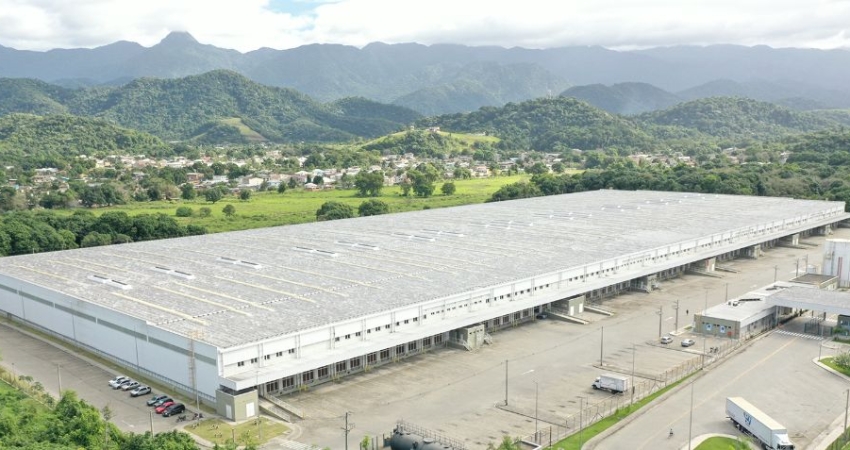 Barracão / Galpão / Depósito para alugar na Rua Dezesseis, Mantiquira, Duque de Caxias