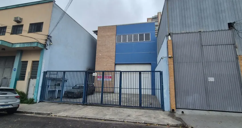 Exelente e único galpão na mooca com uma área total de 340m², salão terreo com 250m². pd alto.