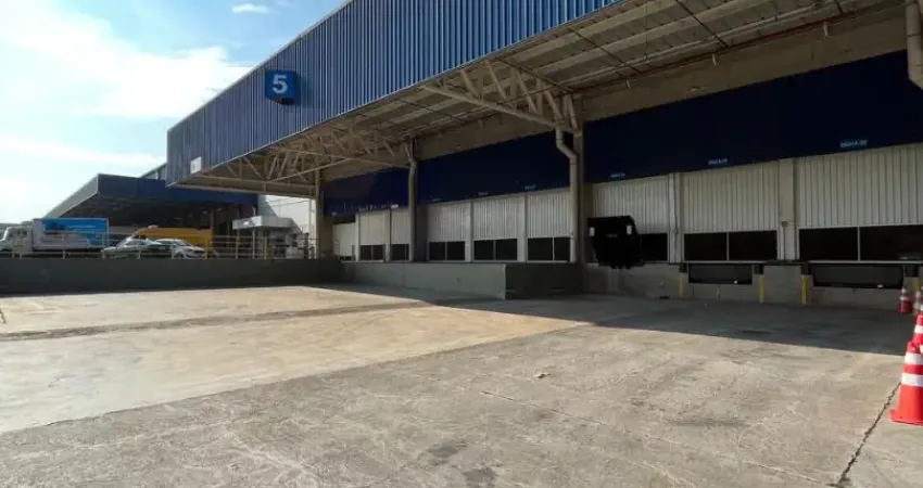 Exelente galpão em osasco com uma área de armazenamento de 4821m²