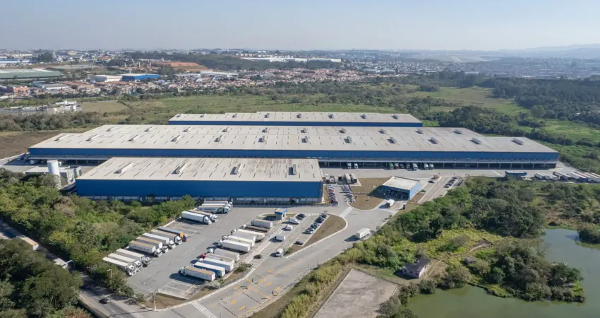 Galpão com guarulhos com uma área de armazenamento de 2398m², com o melhor valor de m² da região.