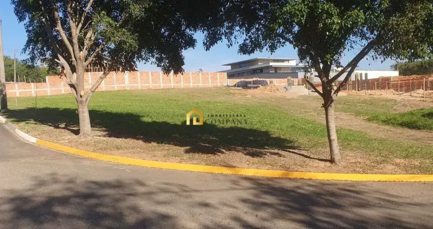 Condomínio Villa Toscana - Terreno de esquina à venda no Condomínio Vila Toscana em Votorantim/SP