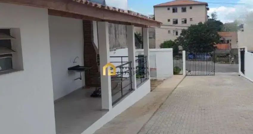 Casa geminada localizada no bairro Jardim Maria Lucia-Votorantim/SP