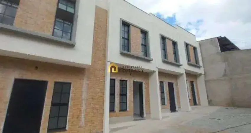 Sobrados com 02 dormitórios, próximo a escolas, mercados e a faculdade