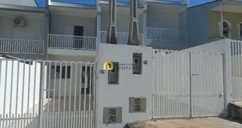 Sobrado á venda na Vila Fleury, com 02 quartos, 2 banheiros 2 vagas e quintal
