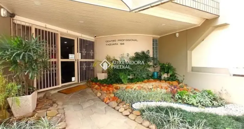 Sala comercial para alugar na Avenida Taquara, 198, Petrópolis, Porto Alegre