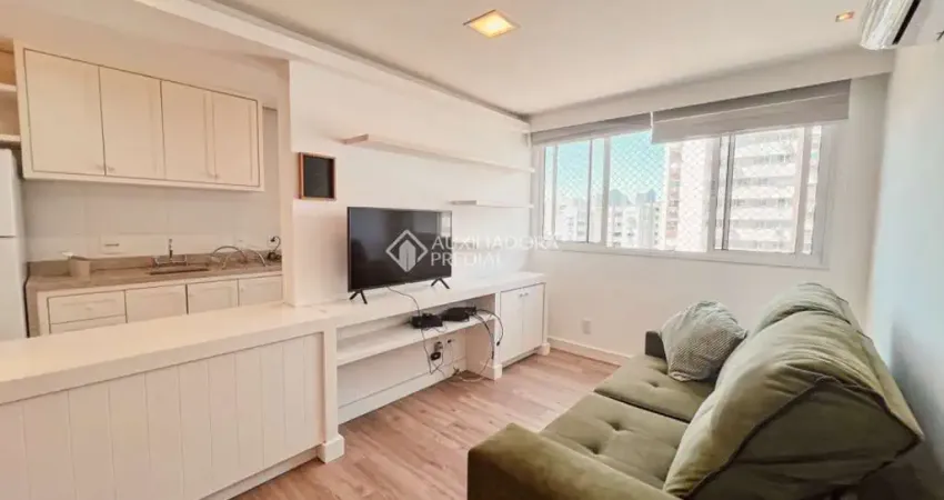 Apartamento com 2 quartos para alugar na Rua Antônio Joaquim Mesquita, 570, Passo da Areia, Porto Alegre