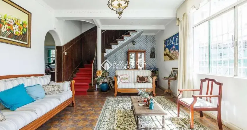 Casa em condomínio fechado com 3 quartos para alugar na Rua Professor Langendonck, 209, Petrópolis, Porto Alegre