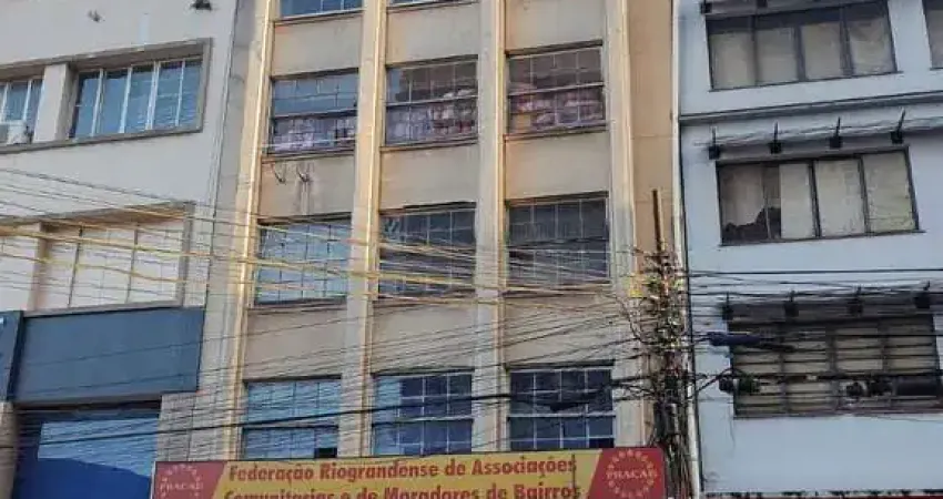 Sala comercial para alugar na Rua Voluntários da Pátria, 527, Centro Histórico, Porto Alegre