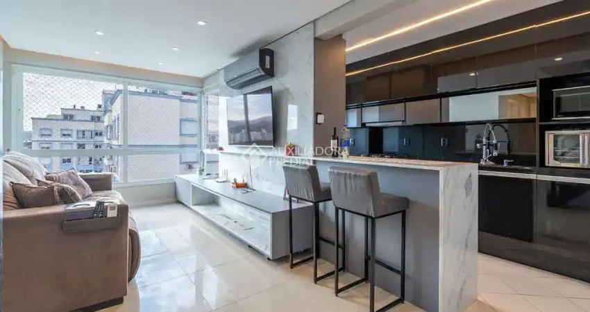 Apartamento com 3 quartos para alugar na Avenida da Cavalhada, 4530, Cavalhada, Porto Alegre