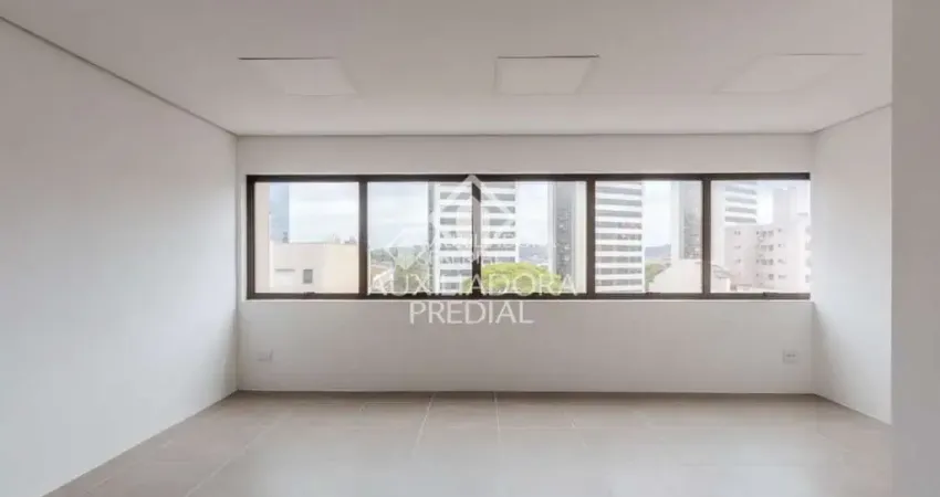 Sala comercial para alugar na Avenida Protásio Alves, 3111, Petrópolis, Porto Alegre