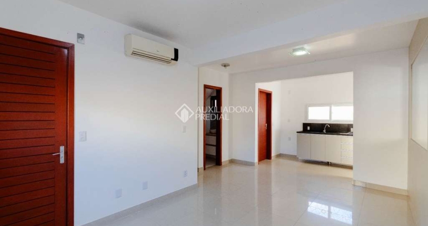 Casa em condomínio fechado com 3 quartos para alugar na Rua República, 2708, Harmonia, Canoas