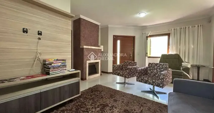 Casa com 3 quartos para alugar na Rua Teófilo Otoni, 558, São Luis, Canoas