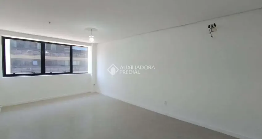 Sala comercial para alugar na Avenida Getúlio Vargas, 4841, Marechal Rondon, Canoas