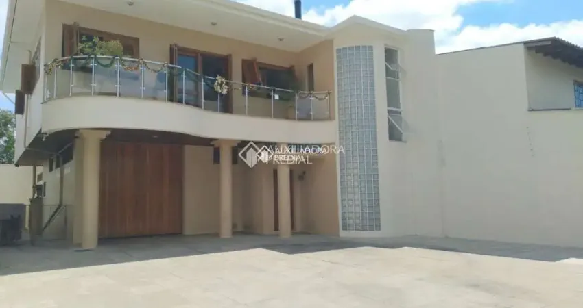 Casa com 4 quartos para alugar na Rua Vereador Antônio Ferreira Alves, 753, Centro, Canoas