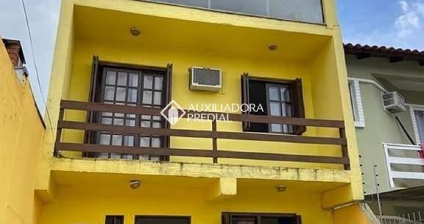 Casa em condomínio fechado com 2 quartos para alugar na Rua Doutor Carlos de Sá, 32, Hípica, Porto Alegre