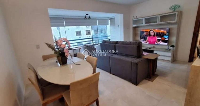 Apartamento com 3 quartos para alugar na Avenida Diário de Notícias, 1555, Cristal, Porto Alegre