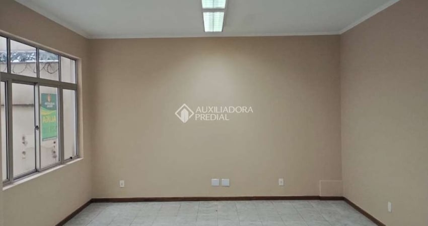 Sala comercial para alugar na Rua Sílvio Silveira Soares, 2541, Camaquã, Porto Alegre