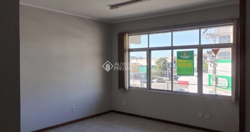 Sala comercial para alugar na Rua Sílvio Silveira Soares, 2541, Camaquã, Porto Alegre