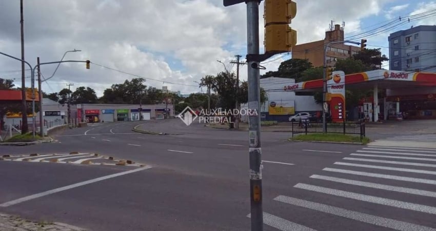 Casa comercial para alugar na Avenida da Cavalhada, 2479, Cavalhada, Porto Alegre