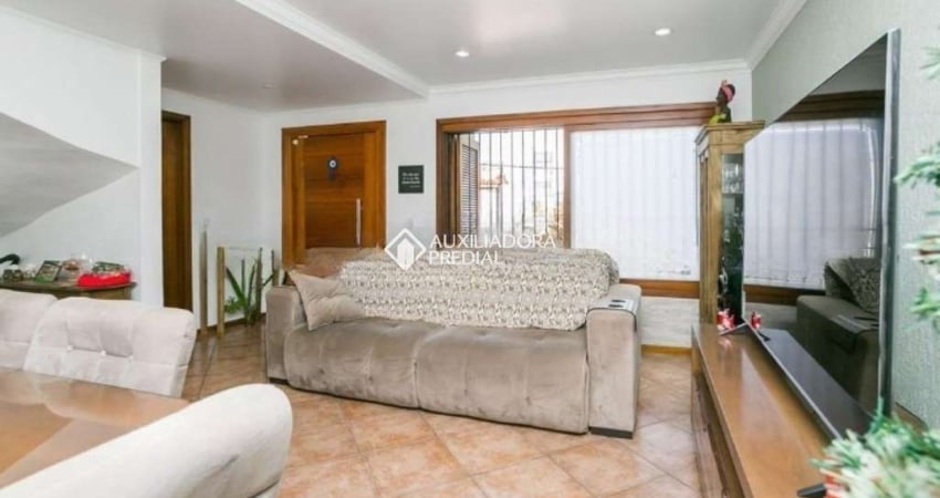 Casa com 5 quartos para alugar na Rua Doutor Mário Totta, 2114, Tristeza, Porto Alegre