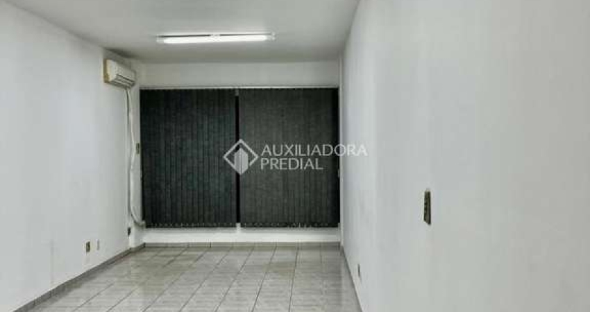 Sala comercial para alugar na Rua Buarque de Macedo, 748, São Geraldo, Porto Alegre