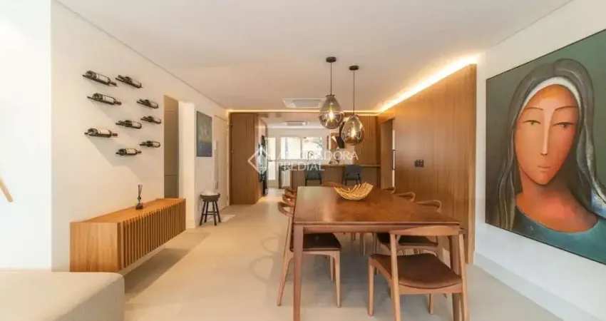 Apartamento com 3 quartos para alugar na Rua Padre João Batista Reus, 173, Vila Conceição, Porto Alegre