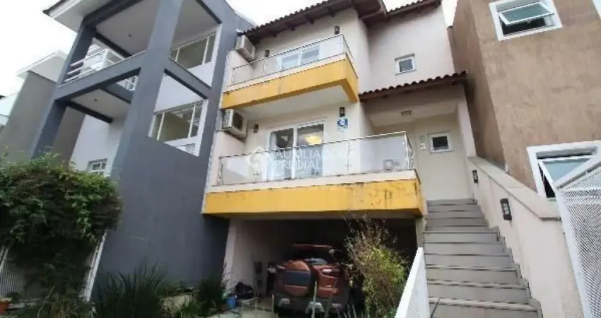 Casa com 3 quartos para alugar na Rua Fabiana Kila de Ávila, 93, Hípica, Porto Alegre