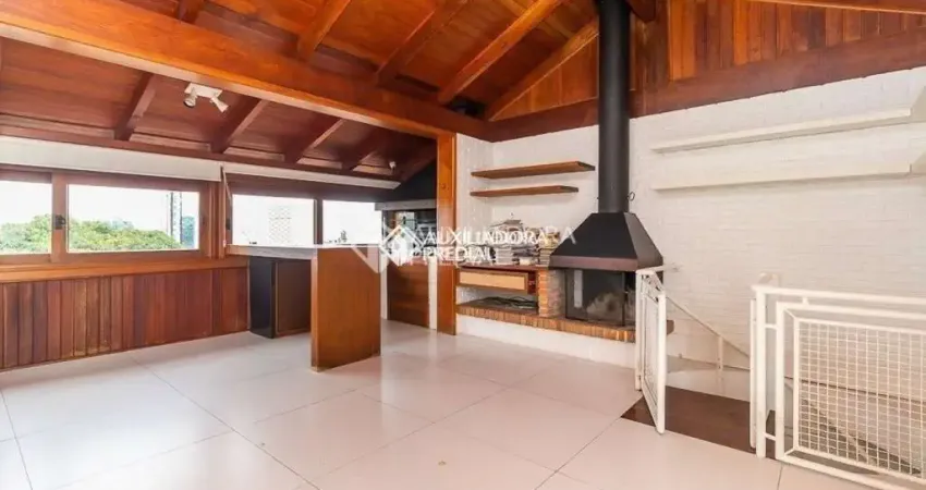 Cobertura com 3 quartos para alugar na Avenida Cai, 392, Cristal, Porto Alegre