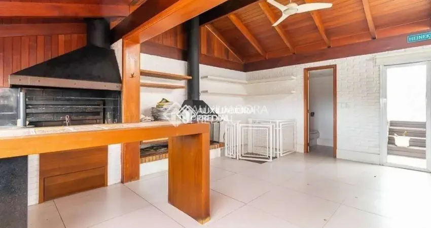 Cobertura com 3 quartos para alugar na Avenida Cai, 392, Cristal, Porto Alegre