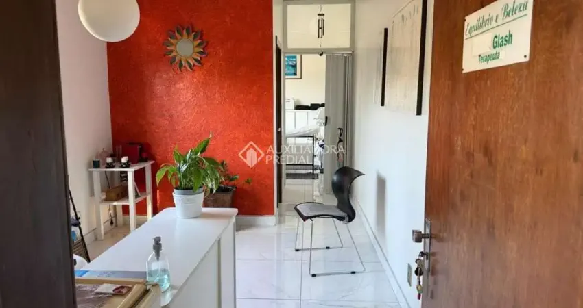 Sala comercial para alugar na Avenida Juca Batista, 2203, Cavalhada, Porto Alegre