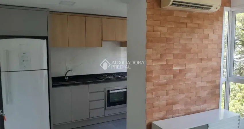 Apartamento com 2 quartos para alugar na Avenida da Cavalhada, 4428, Cavalhada, Porto Alegre