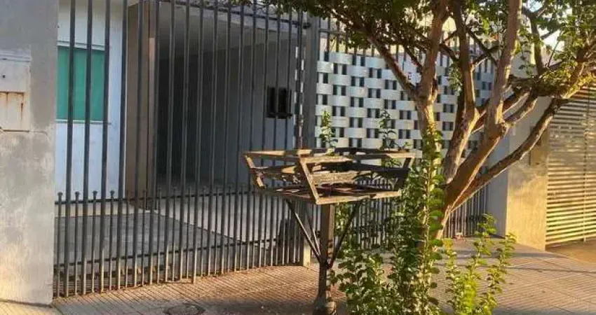 Casa com 3 quartos à venda na Rua Pioneiro Antonio Bughi, Jardim Paris VI, Maringá