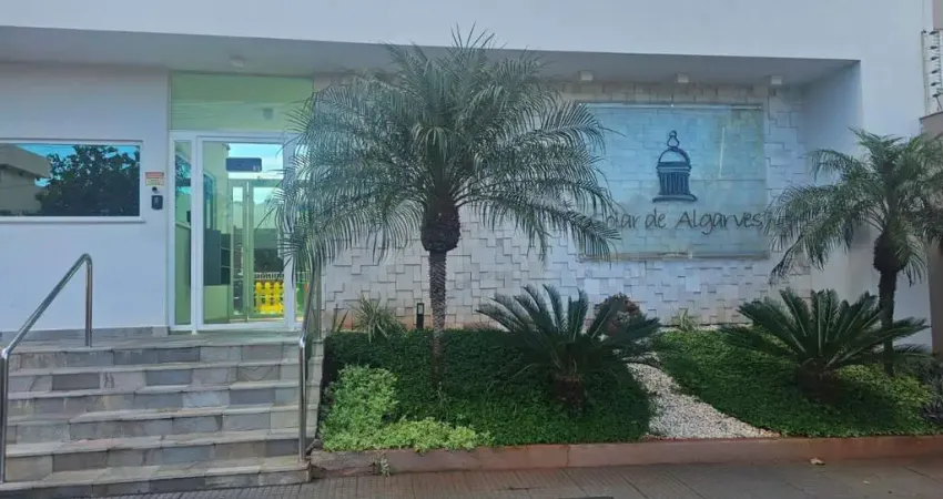 Apartamento à venda no Condomínio Solar dos Algarves, completo.