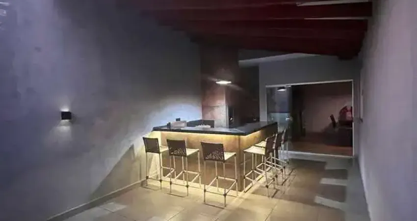 Casa Ampla e Mobiliada no Jardim América  Oportunidade Única!