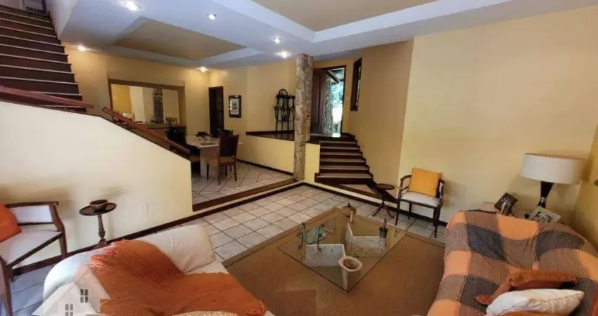 Casa duplex à venda de 5 quartos, 447m² por R$2.100.000 no Anil - Jacarepaguá -  RJ