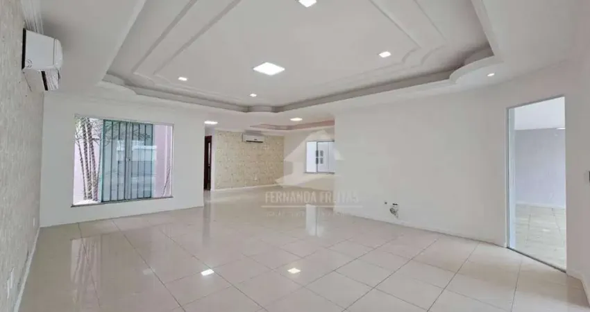 Casa triplex para alugar de 5 quartos, 541m² por R$22.000/mês - Barra da Tijuca - Rio de Janeiro/RJ