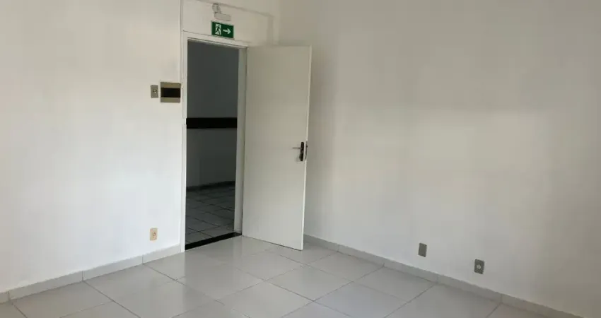 Sala comercial para alugar na Avenida Senhor dos Passos, 935, Centro, Feira de Santana