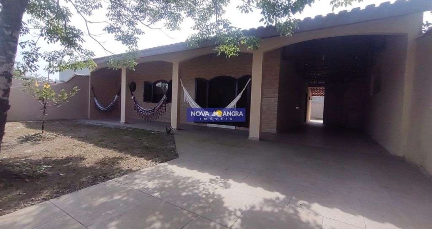 Residencia em alvenaria, laje 03 dormitórios sendo 01 suíte,  proxima do mar