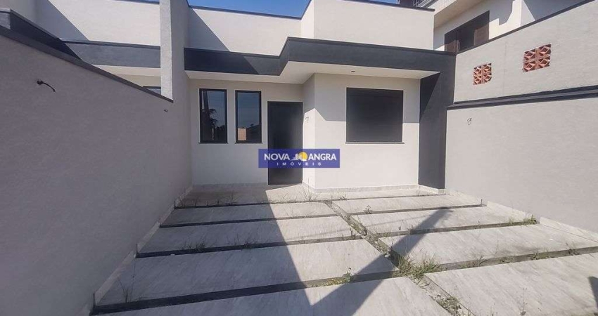 Residencia com 03 dormitórios sendo 01 suíte e Piscina