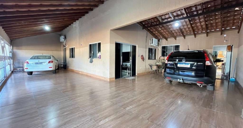 Casa para Venda em Campo Grande, Coophamat, 4 dormitórios, 2 suítes, 4 banheiros, 4 vagas