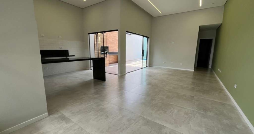 Casa para Venda em Campo Grande, Parque Residencial Rita Vieira, 3 dormitórios, 3 suítes, 3 banheiros, 2 vagas