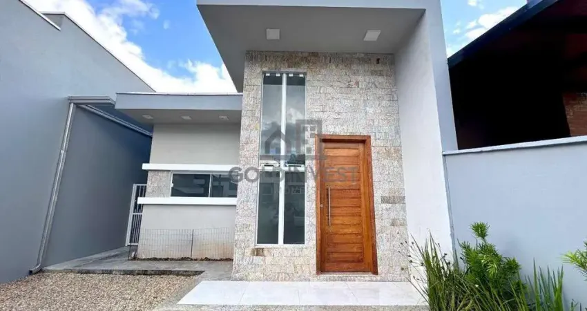 Casa baixa com 3 quartos, sendo 1 suíte, no bairro águas claras