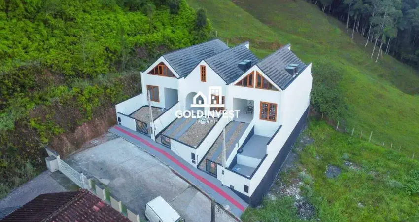 Casa estilo chalé com amplo espaco e 3 quartos (2 suíte) no bairro nova brasília