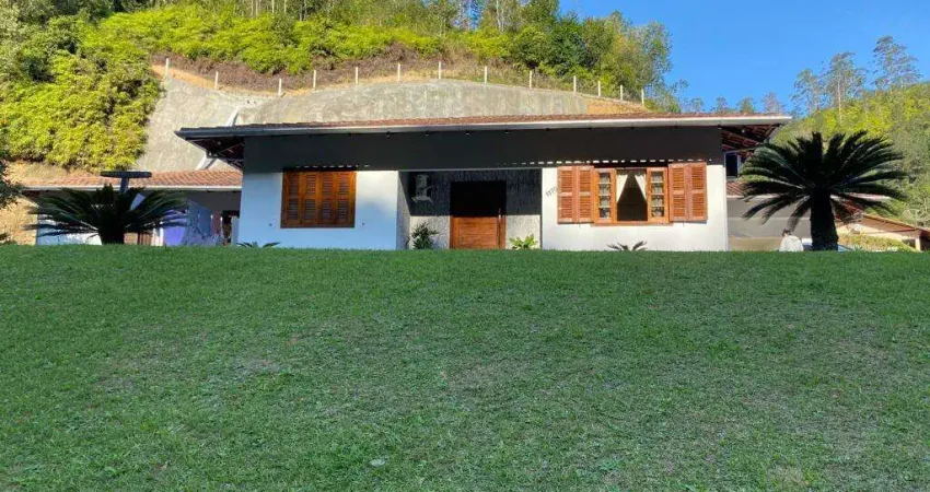 Casa à venda, 4 quartos, 1 suíte, 3 vagas, Poço Fundo - Brusque/SC