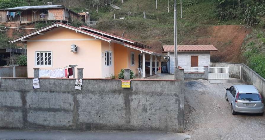 Casa à venda, 3 quartos, 2 vagas, Tomaz Coelho - Brusque/SC