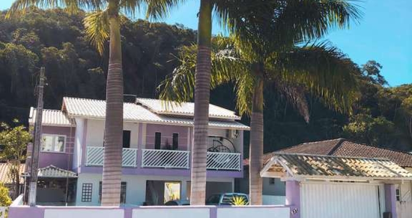 Casa com 3 quartos sendo 1 suite para venda em Brusque.