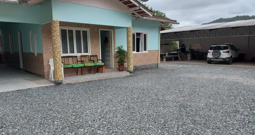 Casa à venda, 2 quartos, 1 suíte, 3 vagas, Cedrinho - Brusque/SC