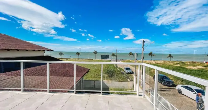 Casa duplex com 3 quartos, (1 Suíte ampla) 4 vagas de garagem