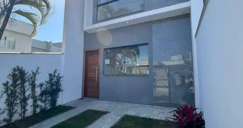 Sobrado de 3 quartos, sendo 1 suíte, com excelente padrão de acabamento